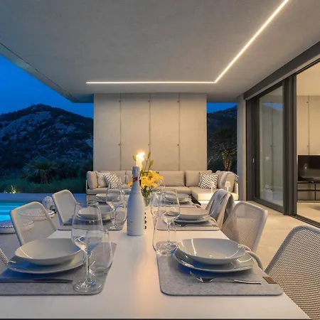 ヴィラ Infinity With Infinity Pool, Sea View