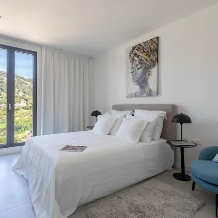 Infinity With Infinity Pool, Sea View ヴィラ フヴァル