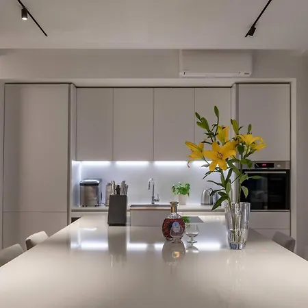 Infinity With Infinity Pool, Sea View * フヴァル