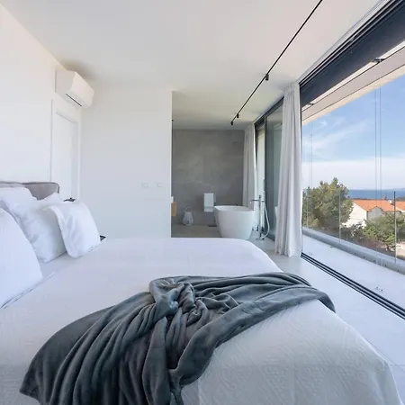 Infinity With Infinity Pool, Sea View