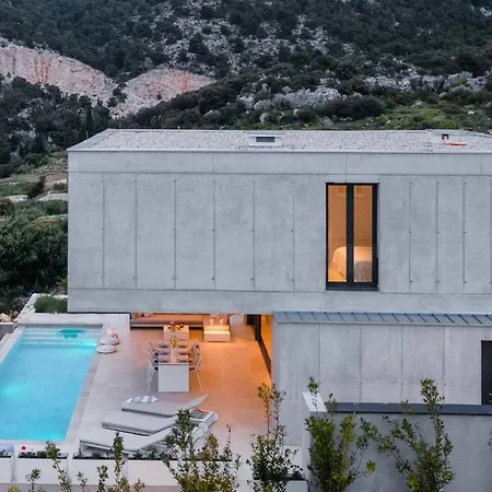 Infinity With Infinity Pool, Sea View ヴィラ *