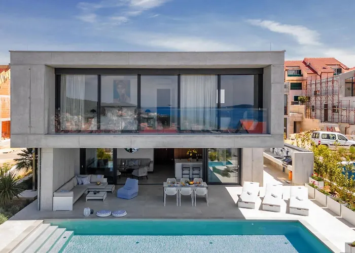 Infinity With Infinity Pool, Sea View * 흐바르