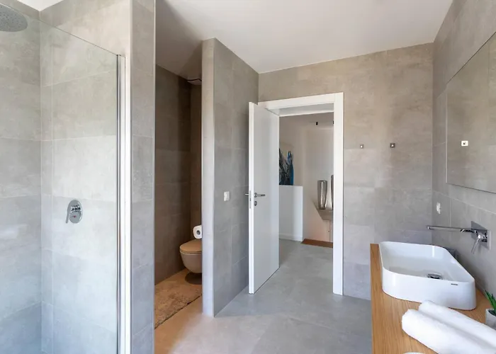 Infinity With Infinity Pool, Sea View * 흐바르