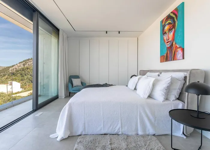 Infinity With Infinity Pool, Sea View 흐바르