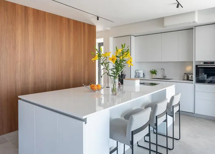 Infinity With Infinity Pool, Sea View * 흐바르