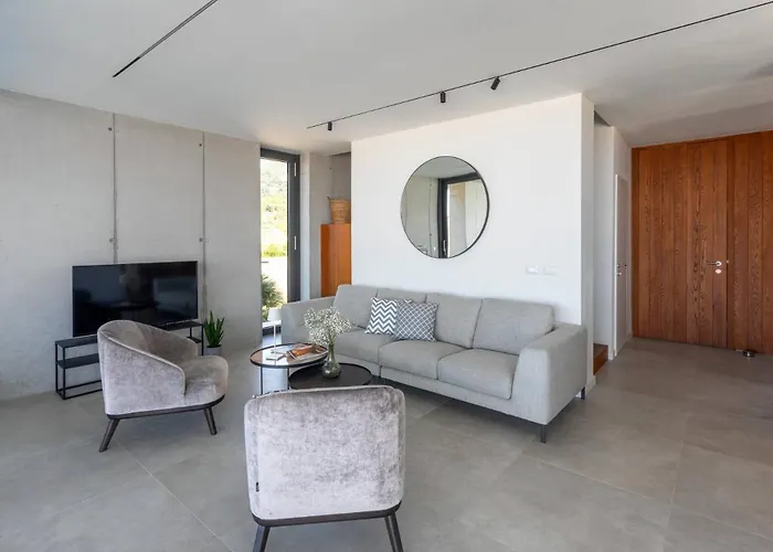 Infinity With Infinity Pool, Sea View * 흐바르