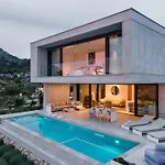 Infinity With Infinity Pool, Sea View