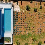ヴィラ Infinity With Infinity Pool, Sea View フヴァル