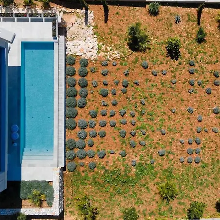 فيلة Infinity With Infinity Pool, Sea View هفار